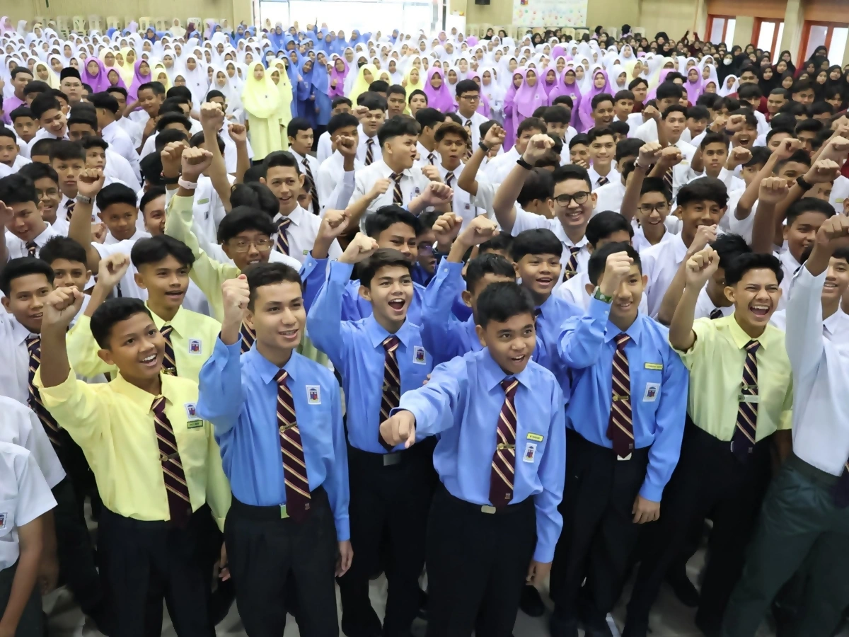 pelajar sekolah berasrama penuh
